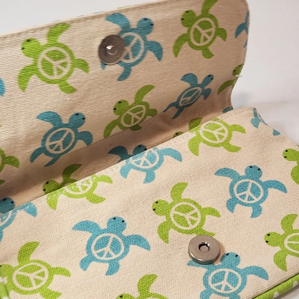 Bungalow 360 Canvas Wristlet Peace Turtles 8.5x5 Zip‎ + Magnetic Closure